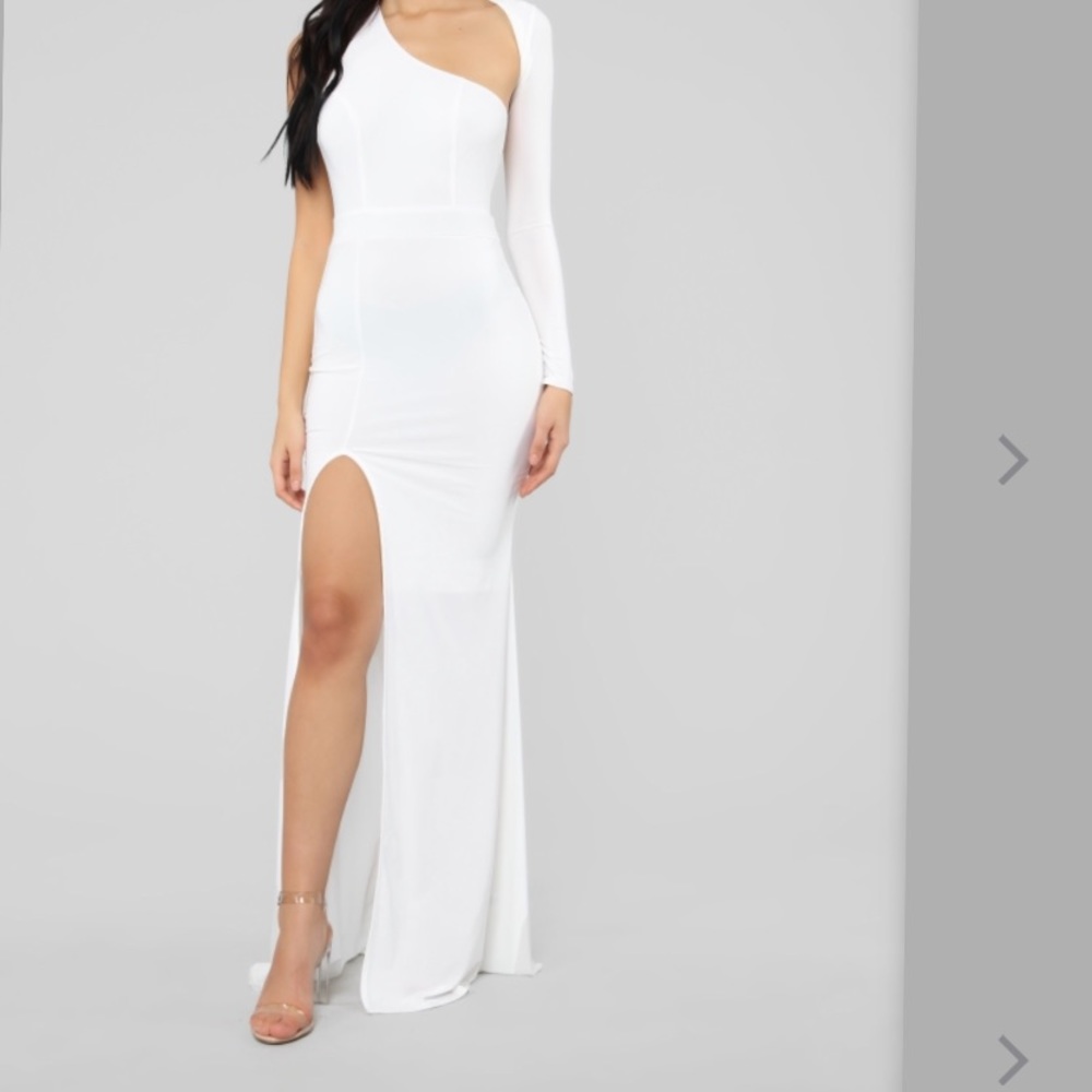Brand new sleek white dress